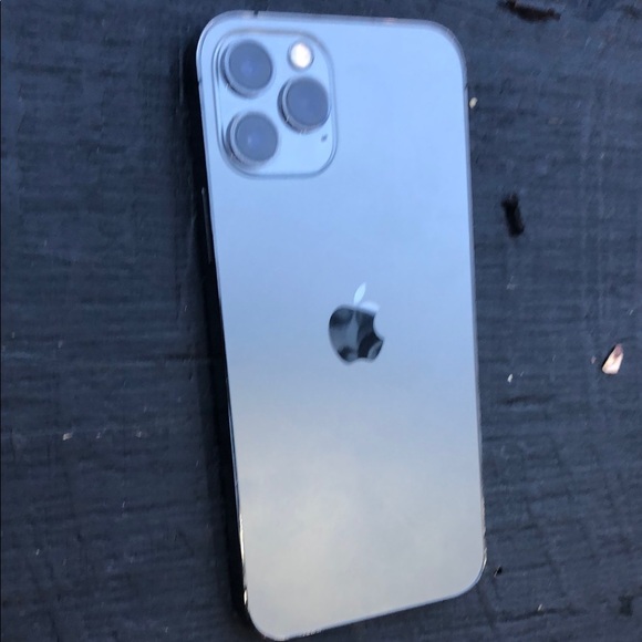 Apple iPhone 12Pro 512GB Sleek Silver Finish